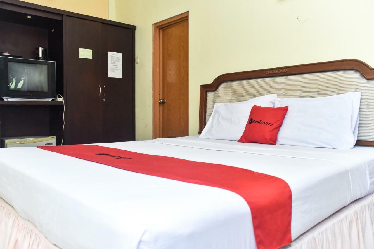 Reddoorz Plus @ Tirta Kencana Hotel Ambon Exteriör bild
