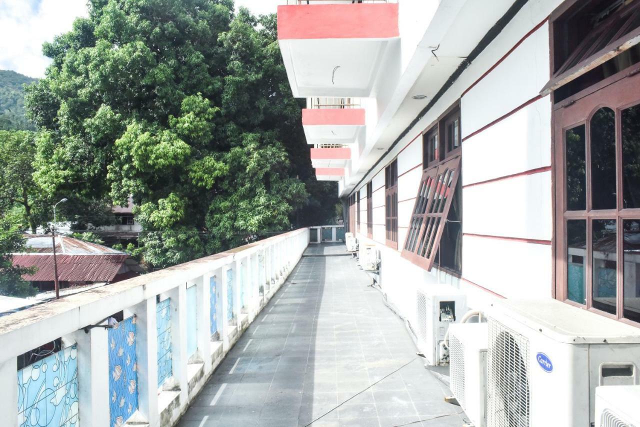 Reddoorz Plus @ Tirta Kencana Hotel Ambon Exteriör bild